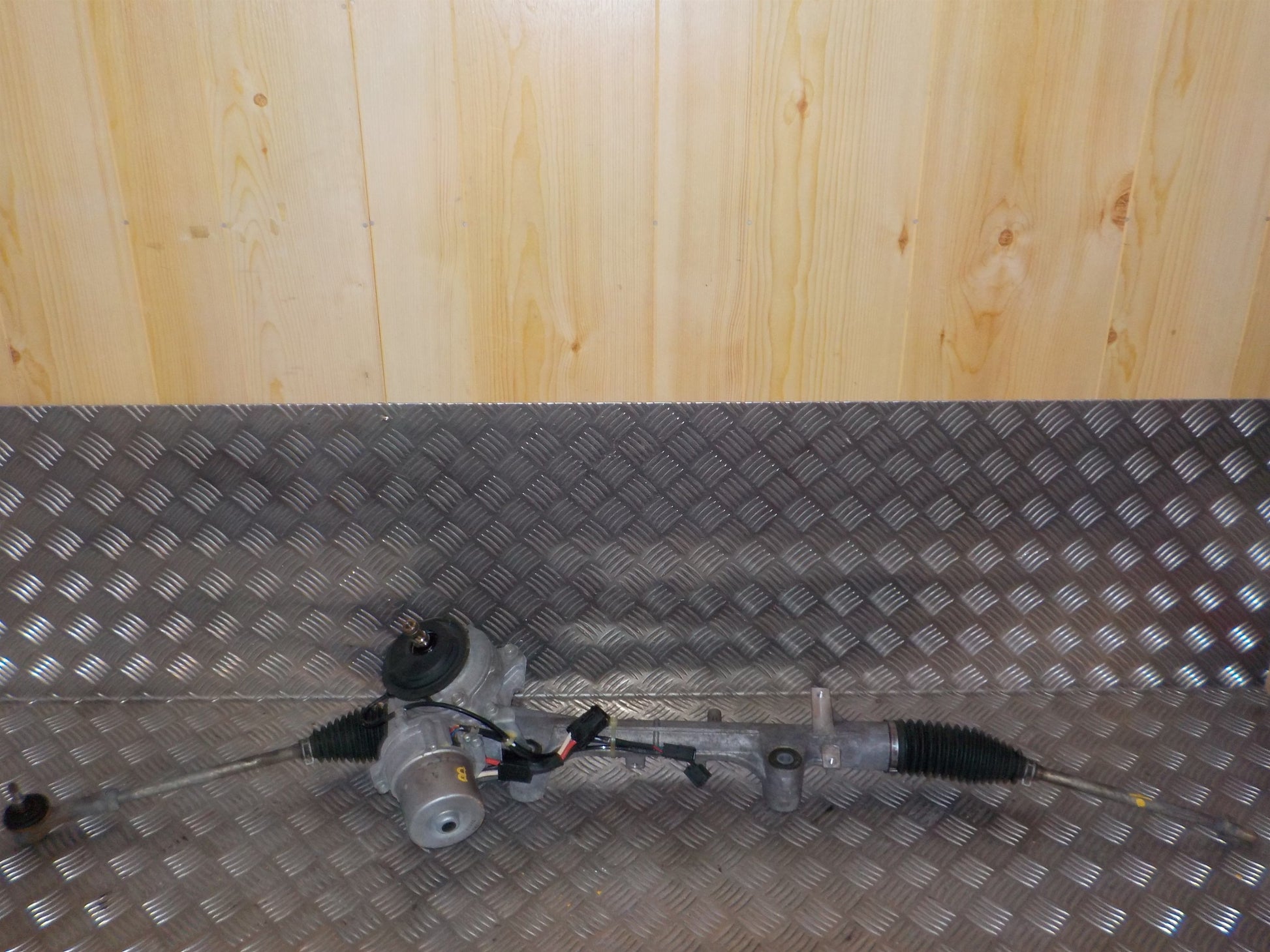 Mitsubishi Lancer Tandstang Med OEM Nr. Ophugger Fra Mitsubishi Ophugger