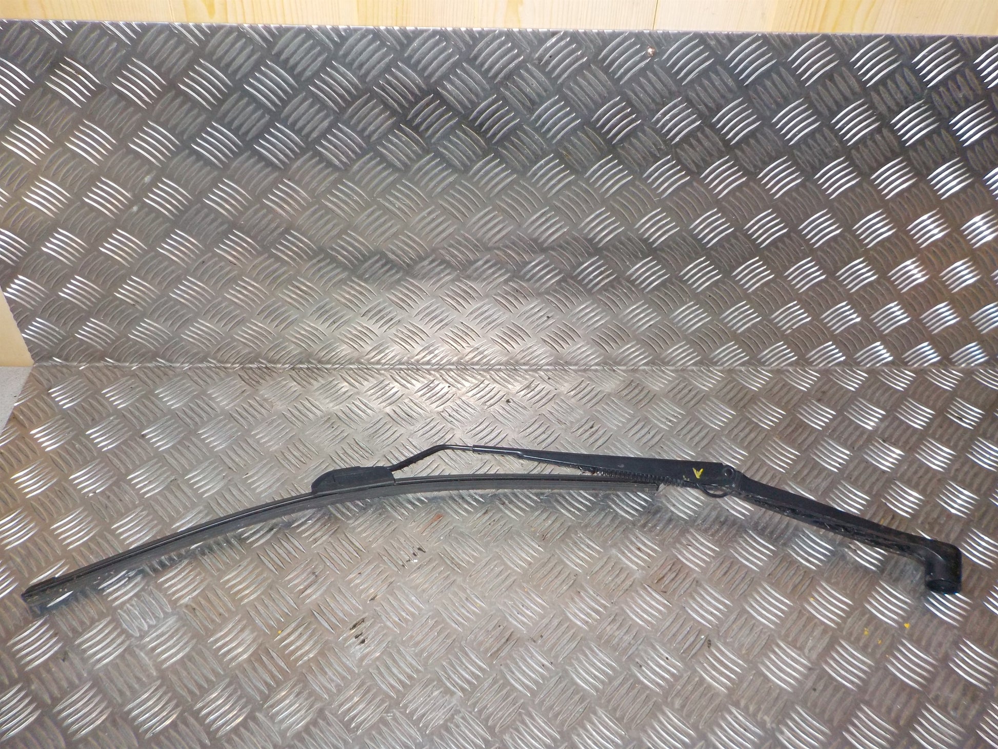 Mitsubishi Lancer Viskerarm Med OEM Nr. 8250A307 Fra Mitsubishi Ophugger