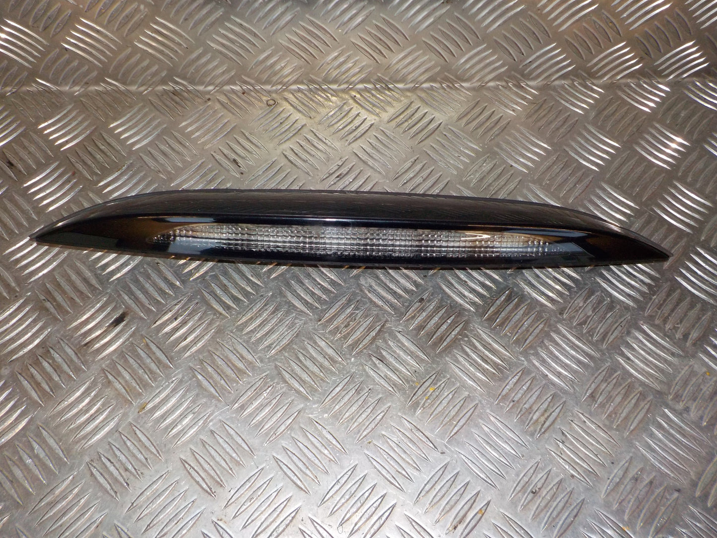 Mitsubishi Lancer Bremselys Med OEM Nr. Ophugger Fra Mitsubishi Ophugger