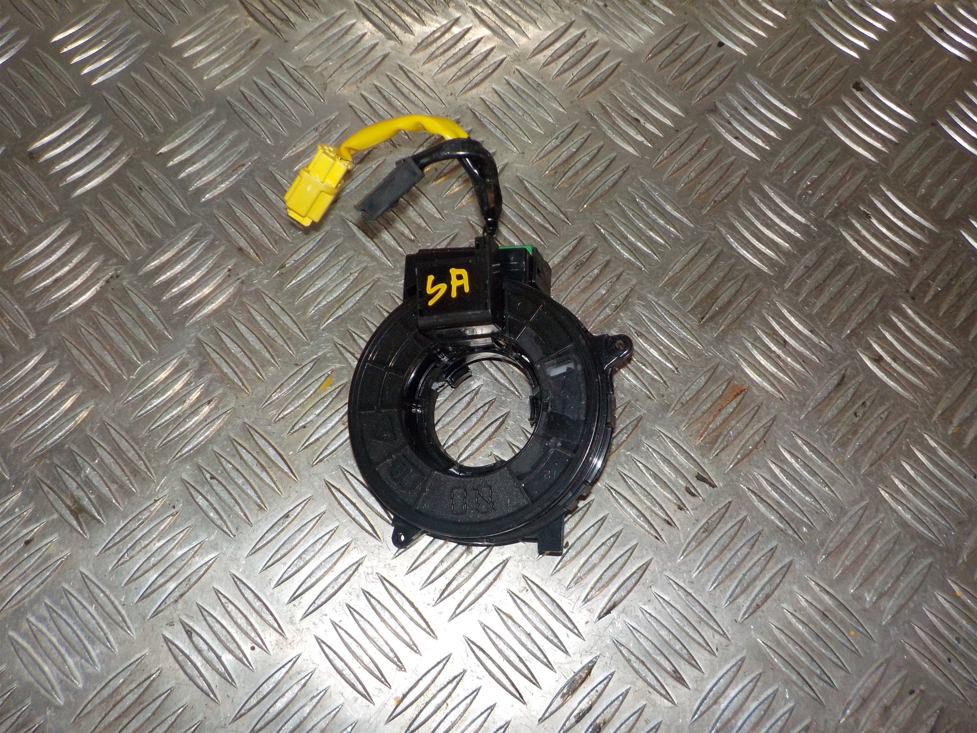 Mitsubishi Lancer Airbag Stelring Med OEM Nr. KKPN340387 Fra Mitsubishi Ophugger