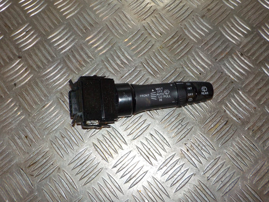 Mitsubishi Lancer Kontakt Visker Med OEM Nr. E532016 Fra Mitsubishi Ophugger