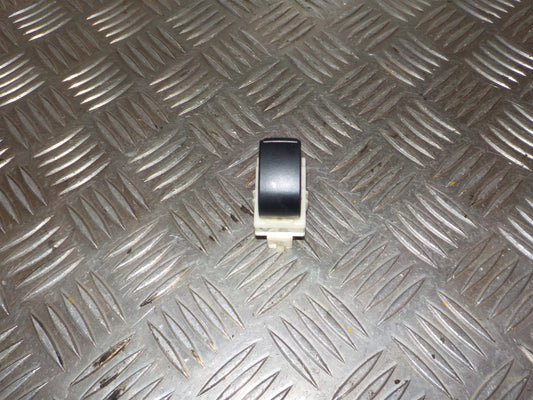 Mitsubishi Lancer Kontakt Rudehejs Med OEM Nr. 2233T11BD Fra Mitsubishi Ophugger