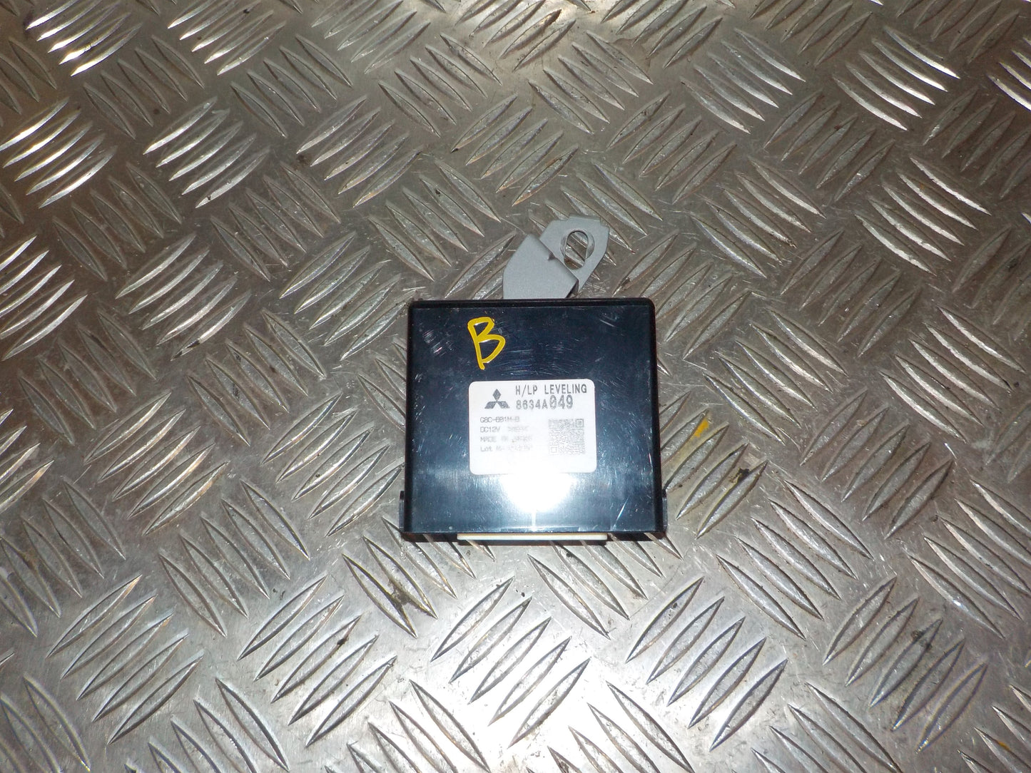 Mitsubishi Lancer Relæ Lys Med OEM Nr. 8634A049 Fra Mitsubishi Ophugger