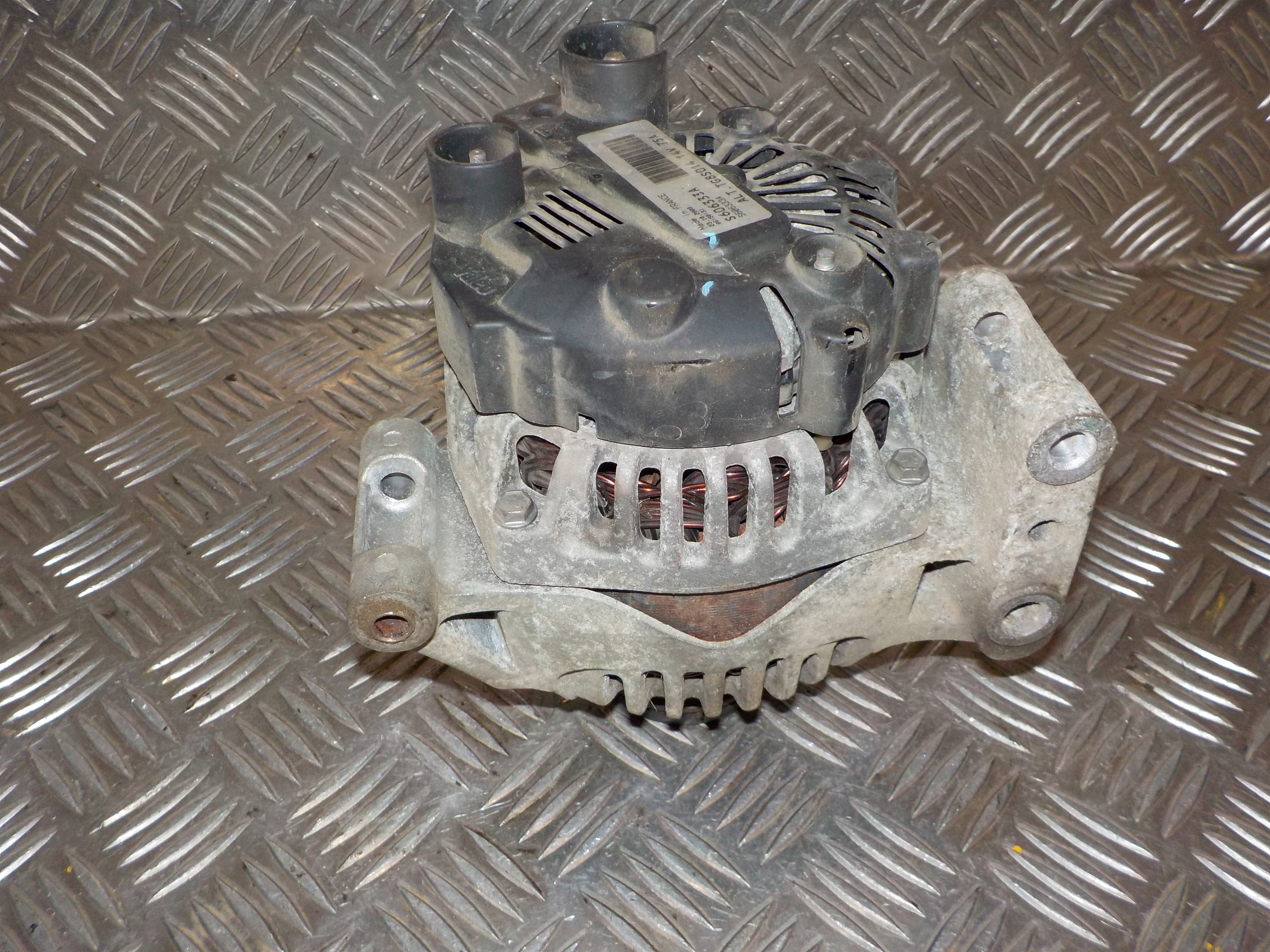 Opel Combo C Generator Med OEM Nr. 13256930 Fra Opel Ophugger
