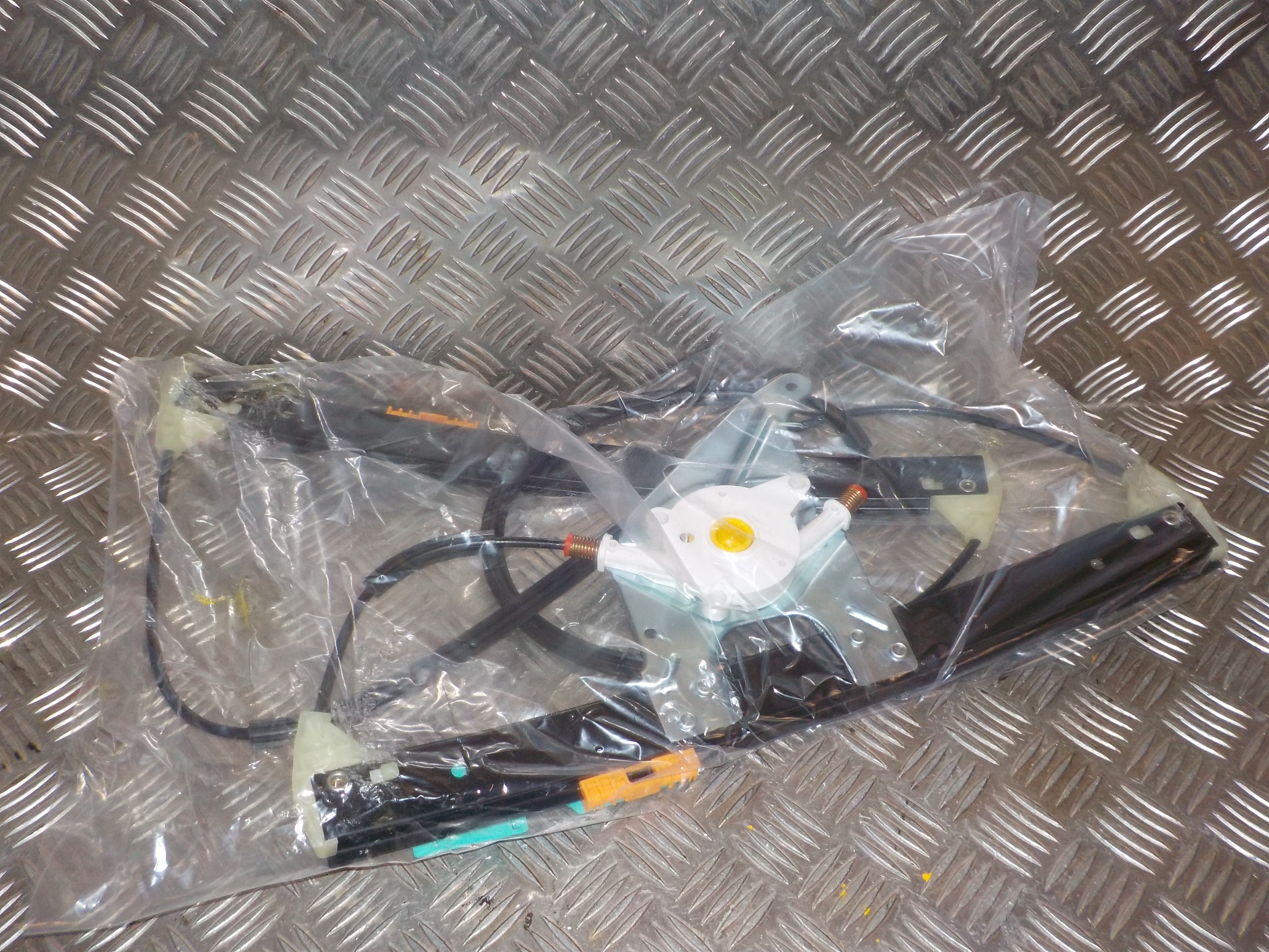 Audi A3 Rudemotor - Rudehejs Med OEM Nr. 8L3837461 Fra Audi Ophugger