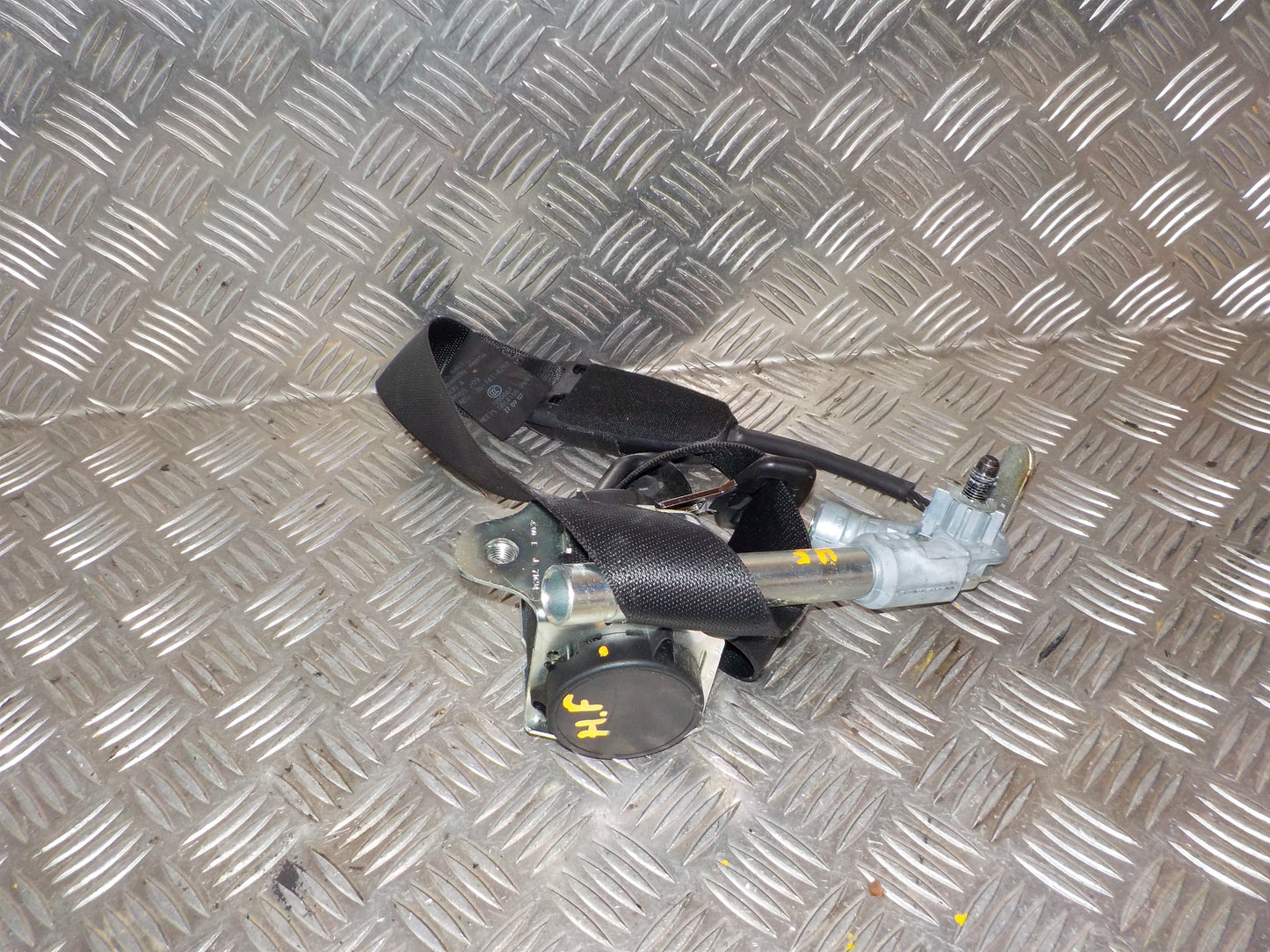 Opel Corsa D Sikkerhedsseler For Med OEM Nr. 13153270 Fra Opel Ophugger