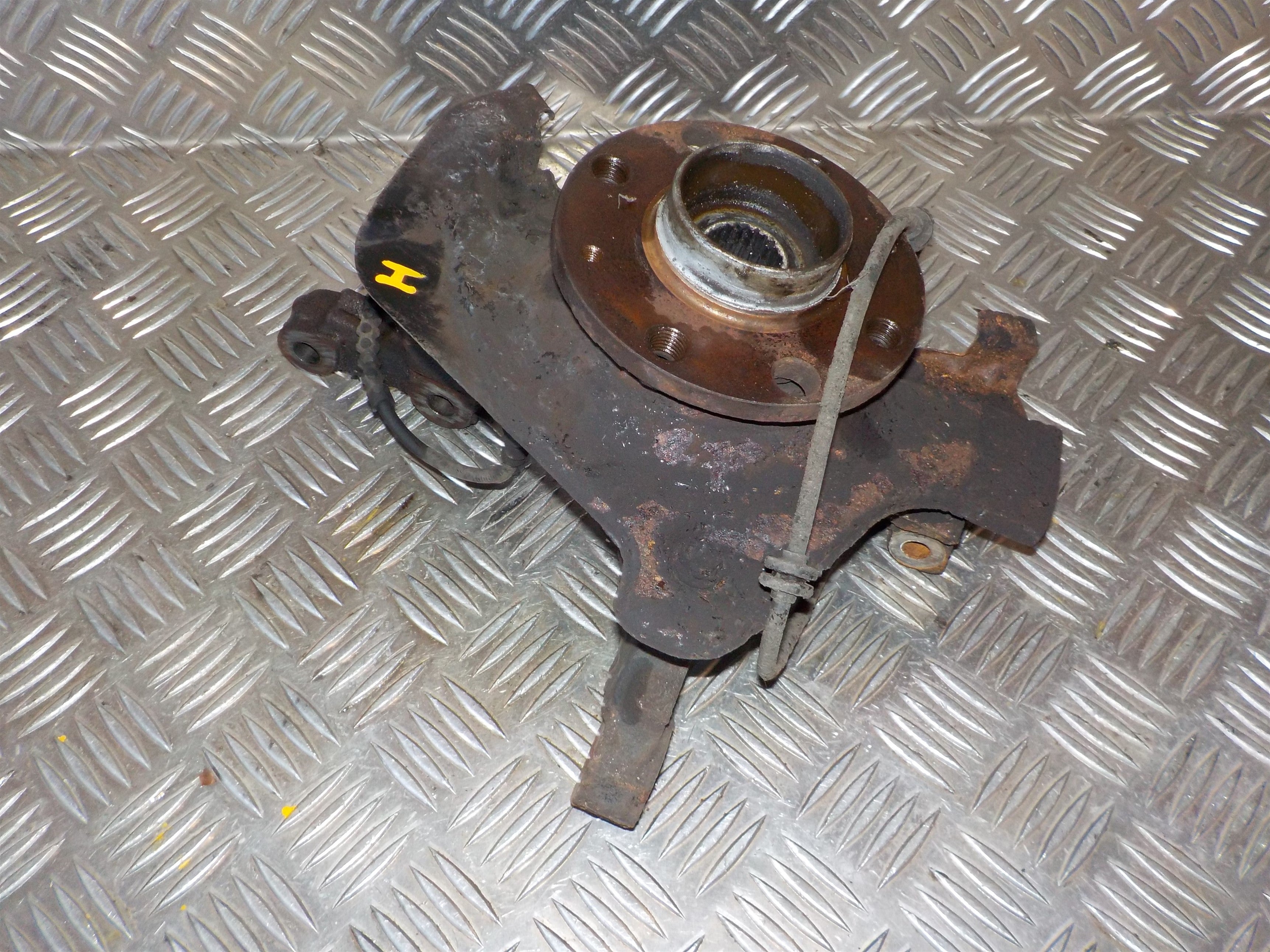 Opel Corsa D Spindel For H Med OEM Nr. 93188962 Fra Opel Ophugger