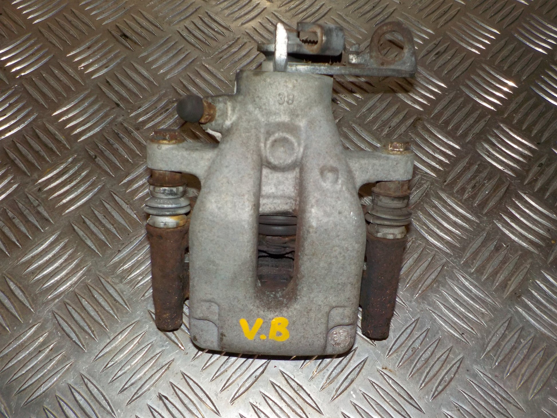 Peugeot Partner Bremsekaliber VB Med OEM Nr. 4400R2 Fra Peugeot Ophugger