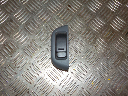 Peugeot 107 Kontakt Rudehejs Med OEM Nr. 6554KZ Fra Peugeot Ophugger