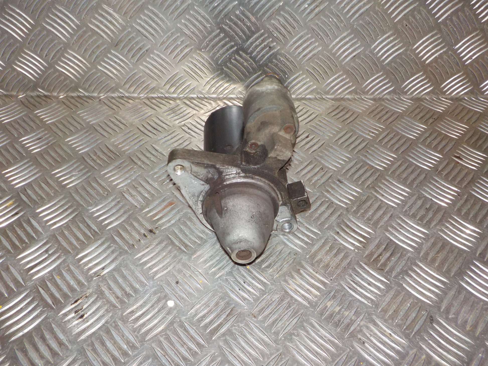 Peugeot 107 Starter Med OEM Nr. 0001107439 Fra Peugeot Ophugger
