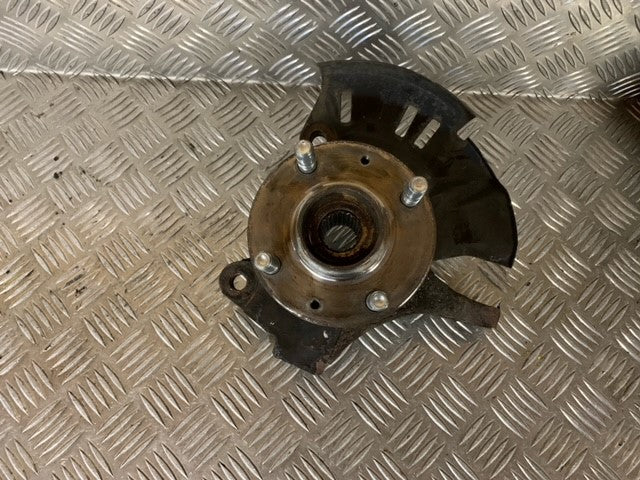 Hyundai I20 Nl Spindel For V Med OEM Nr. 517151J600 Fra Hyundai Ophugger