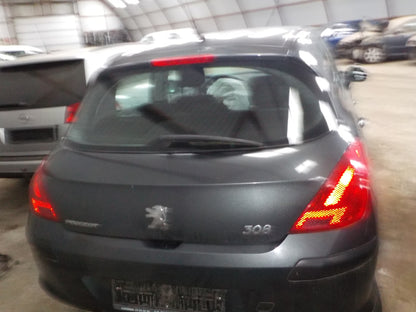 Peugeot 308 Pluk-Selv-Bil Med OEM Nr. Ophugger Fra Peugeot Ophugger