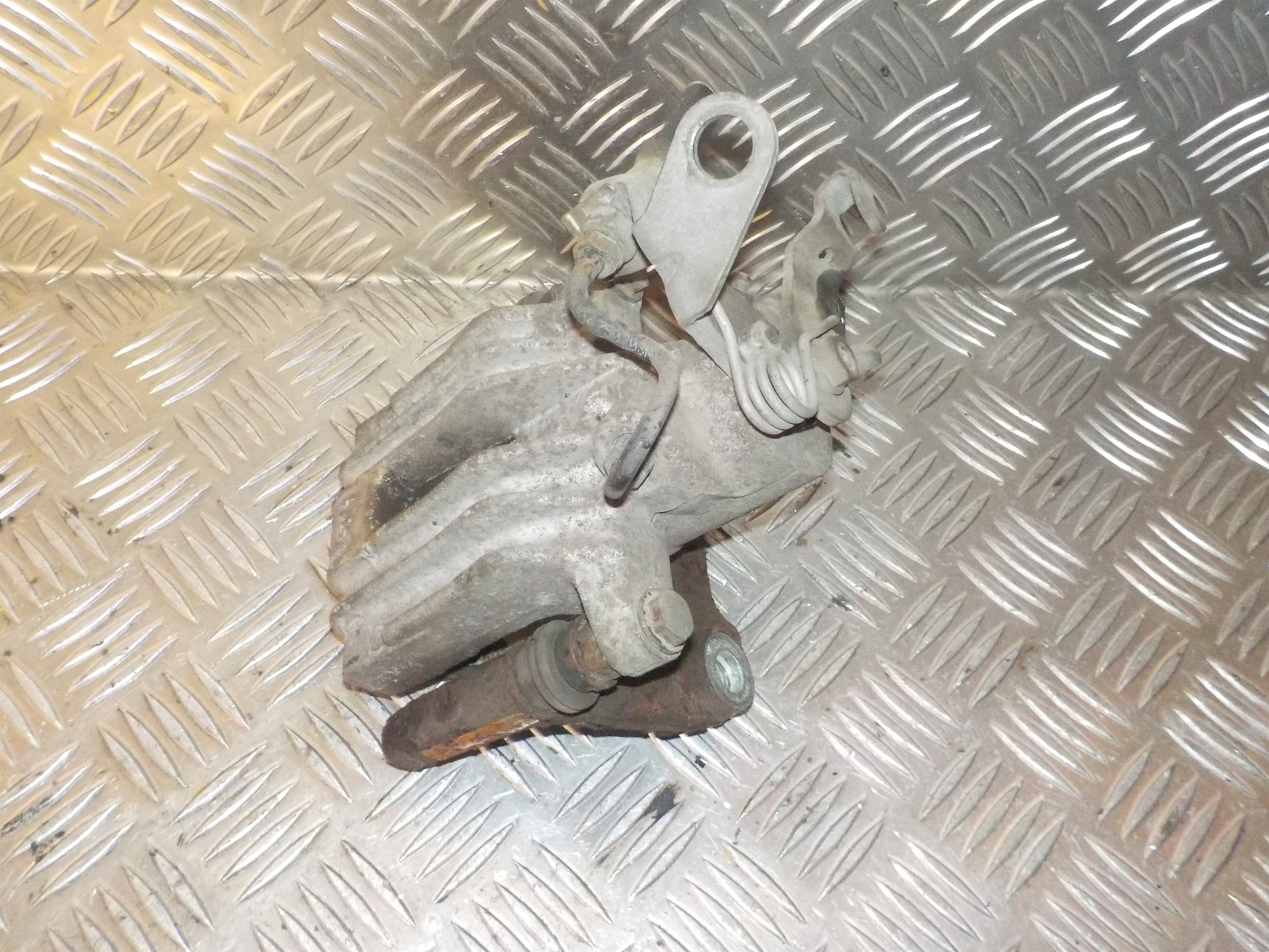 Seat Altea Bremsekaliber Hb Med OEM Nr. 1K0615424J Fra Seat Ophugger