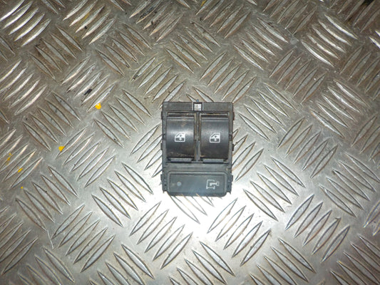 Fiat Doblo Kontakt Rudehejs Med OEM Nr. 73549367 Fra Fiat Ophugger