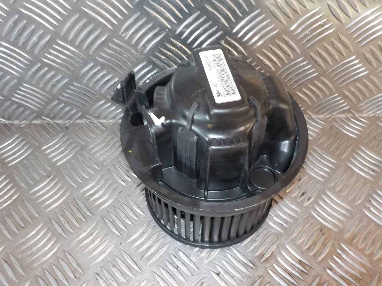 Peugeot 207 Varmeblæser Med OEM Nr. 6441V5 Fra Peugeot Ophugger