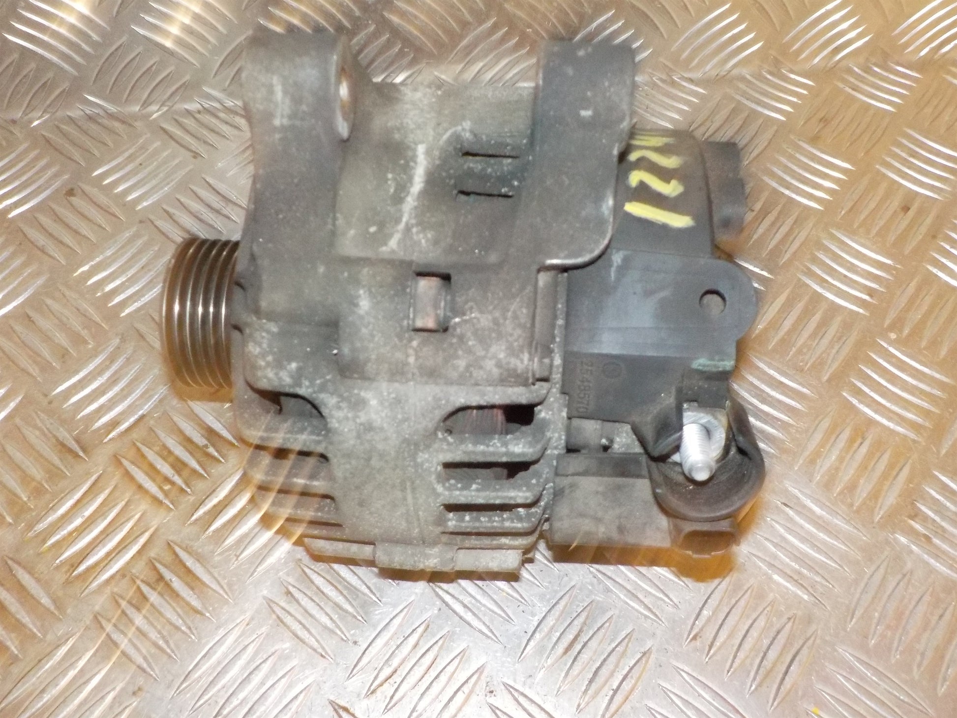 Peugeot 307 Generator Med OEM Nr. 5702C9 Fra Peugeot Ophugger