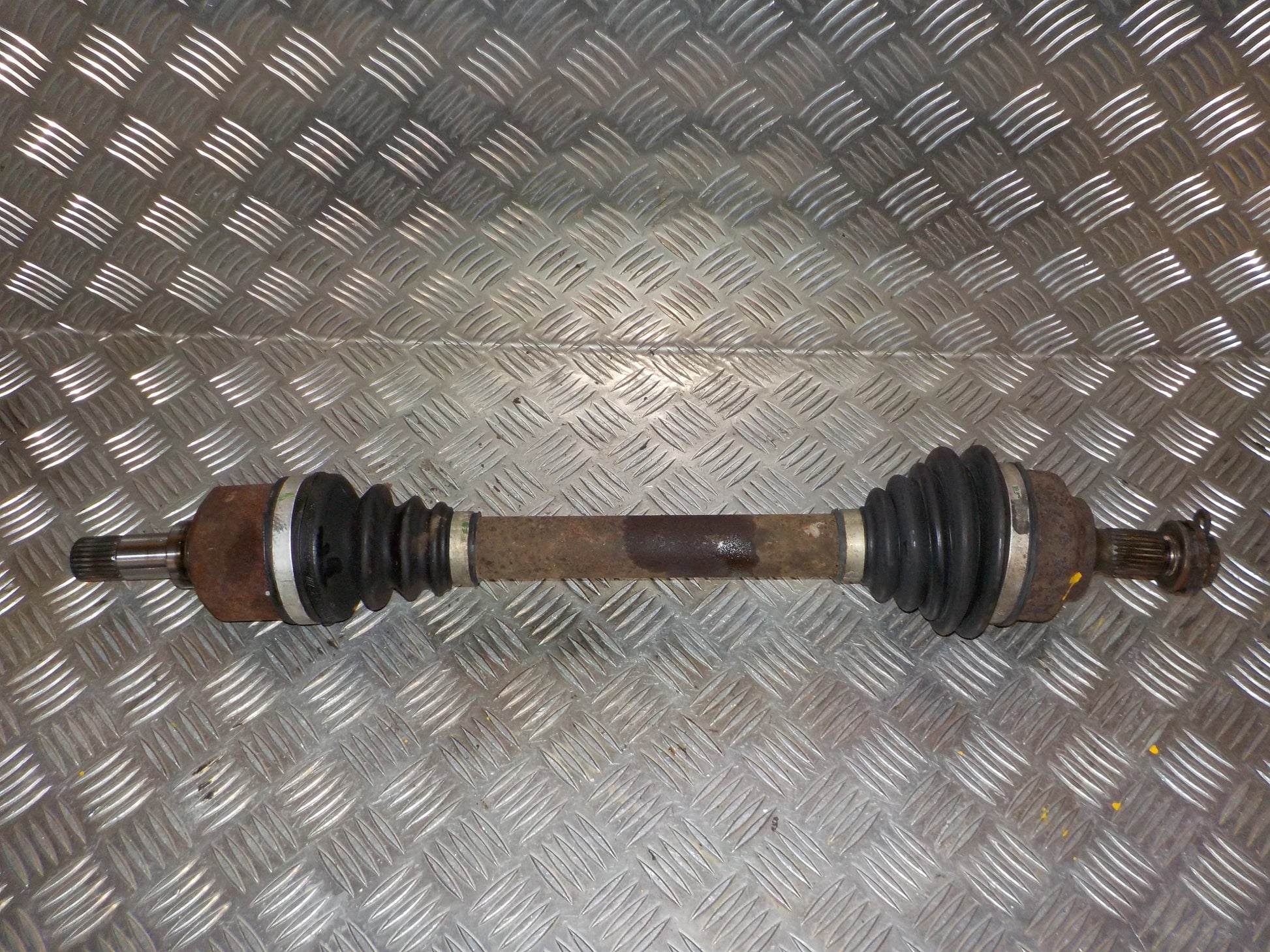 Peugeot 308 Trækaksel For V Med OEM Nr. 3272TZ Fra Peugeot Ophugger