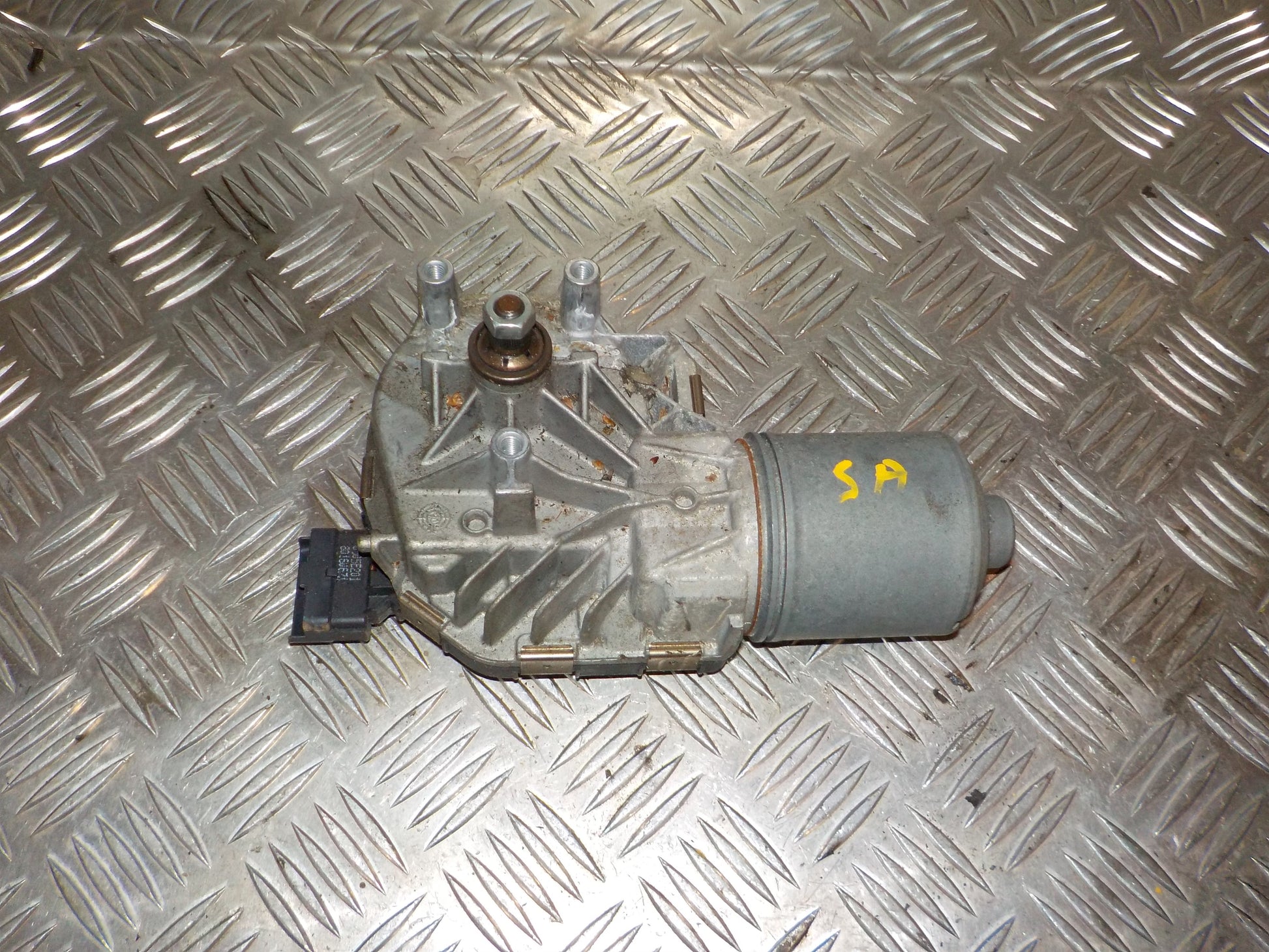 Peugeot 308 Viskermotor Med OEM Nr. 6405HY Fra Peugeot Ophugger