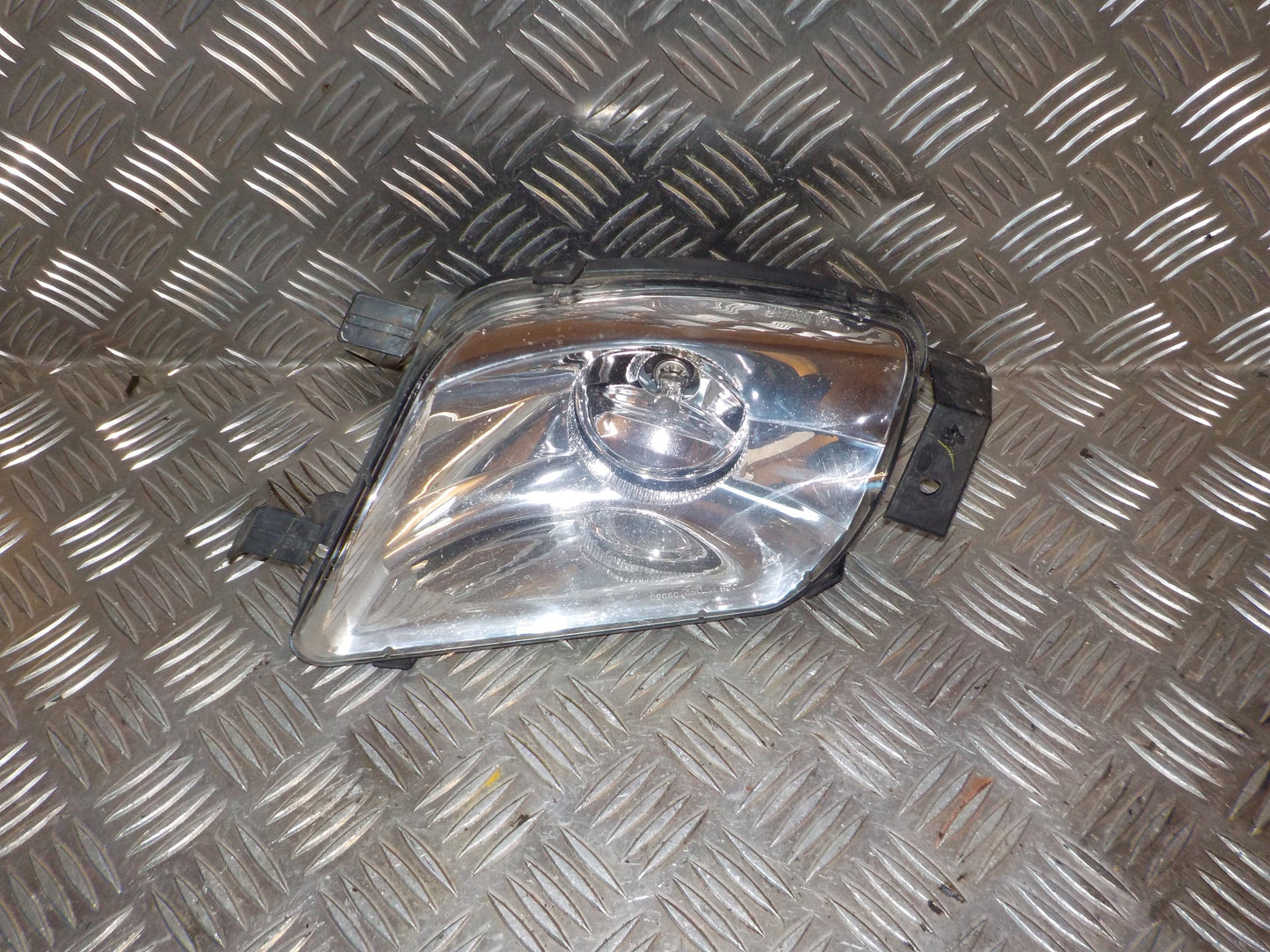 Peugeot 308 Tågelygte For Med OEM Nr. 9680498880 Fra Peugeot Ophugger