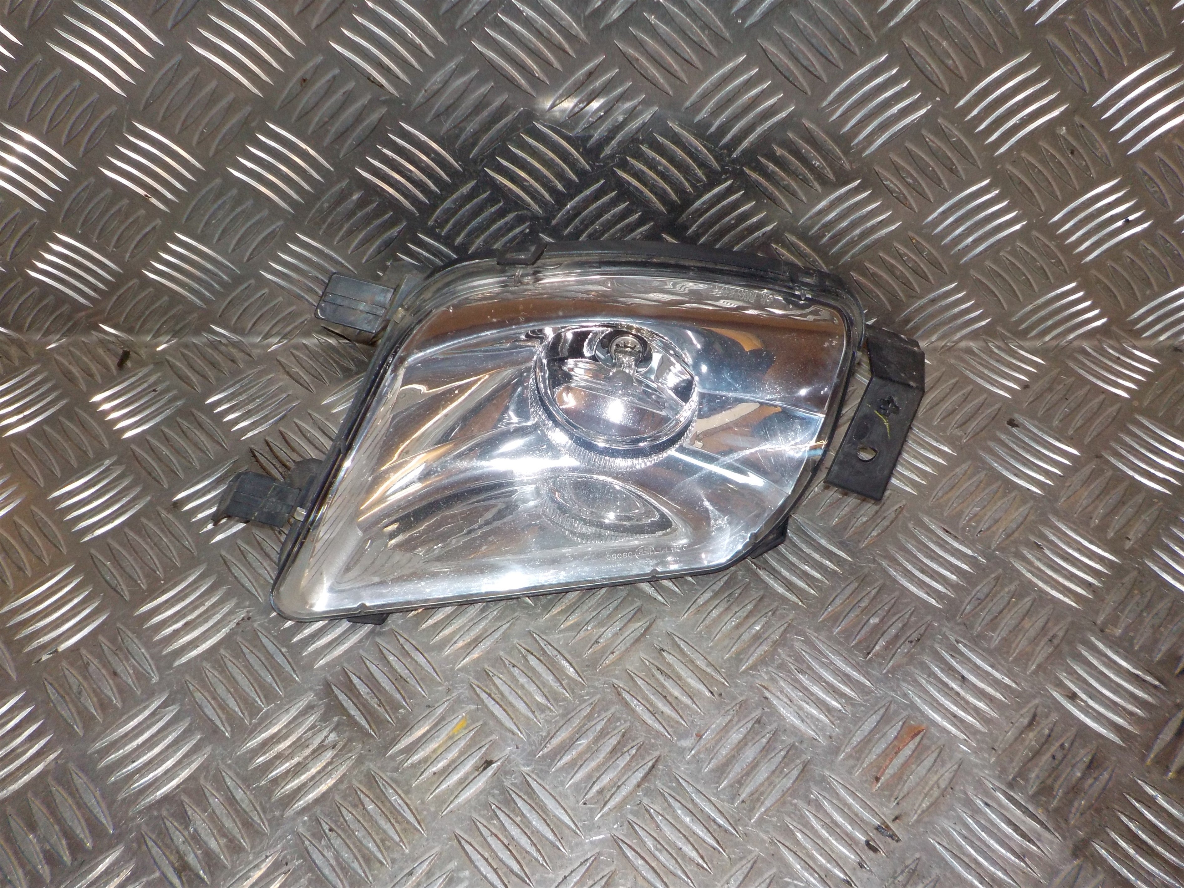Peugeot 308 Tågelygte For Med OEM Nr. 9680498880 Fra Peugeot Ophugger