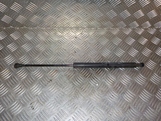 Peugeot 308 Bagklapsdæmper Med OEM Nr. 9657342180 Fra Peugeot Ophugger