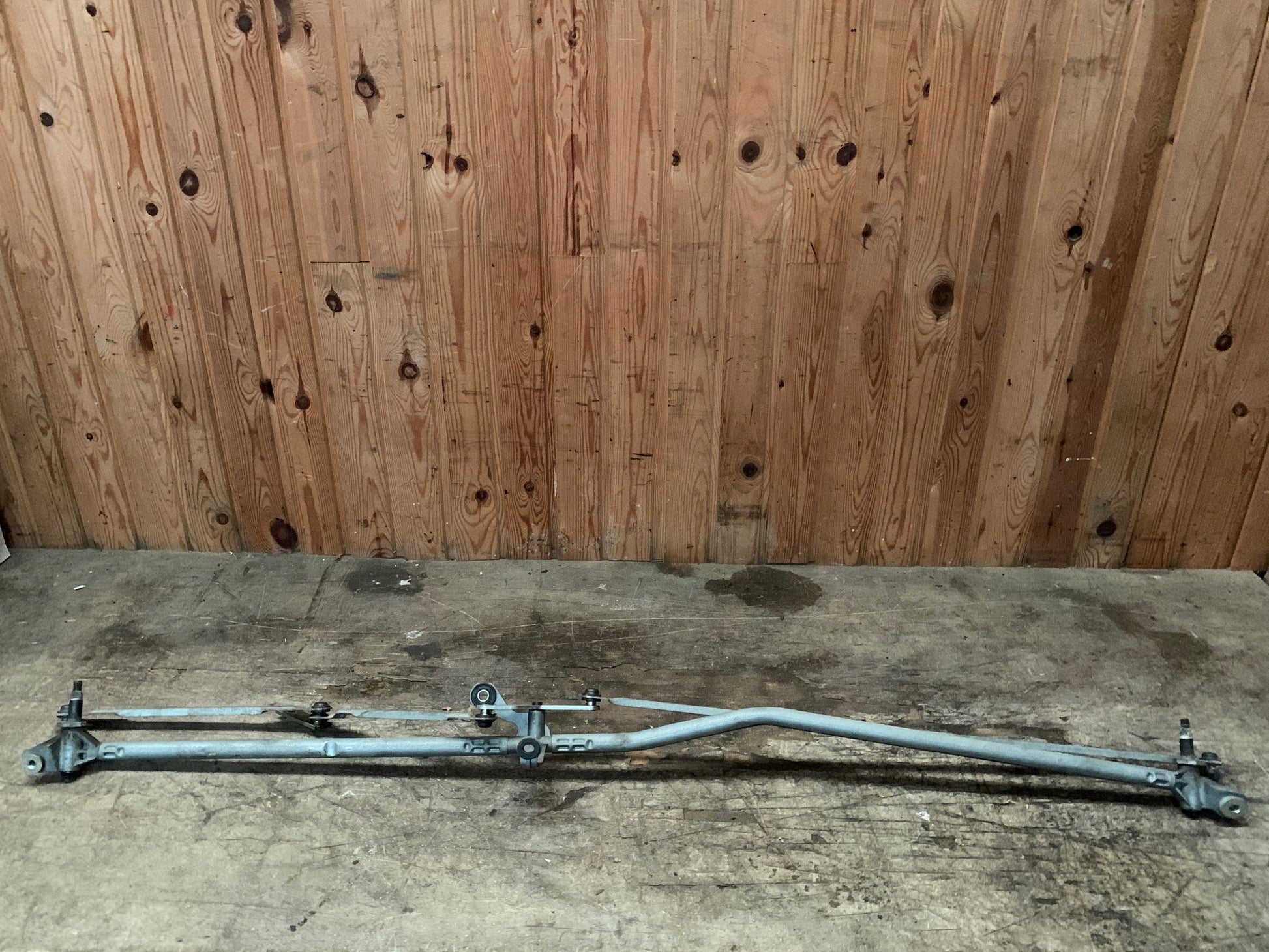 Peugeot 308 Viskertræk Med OEM Nr. 6405HY Fra Peugeot Ophugger