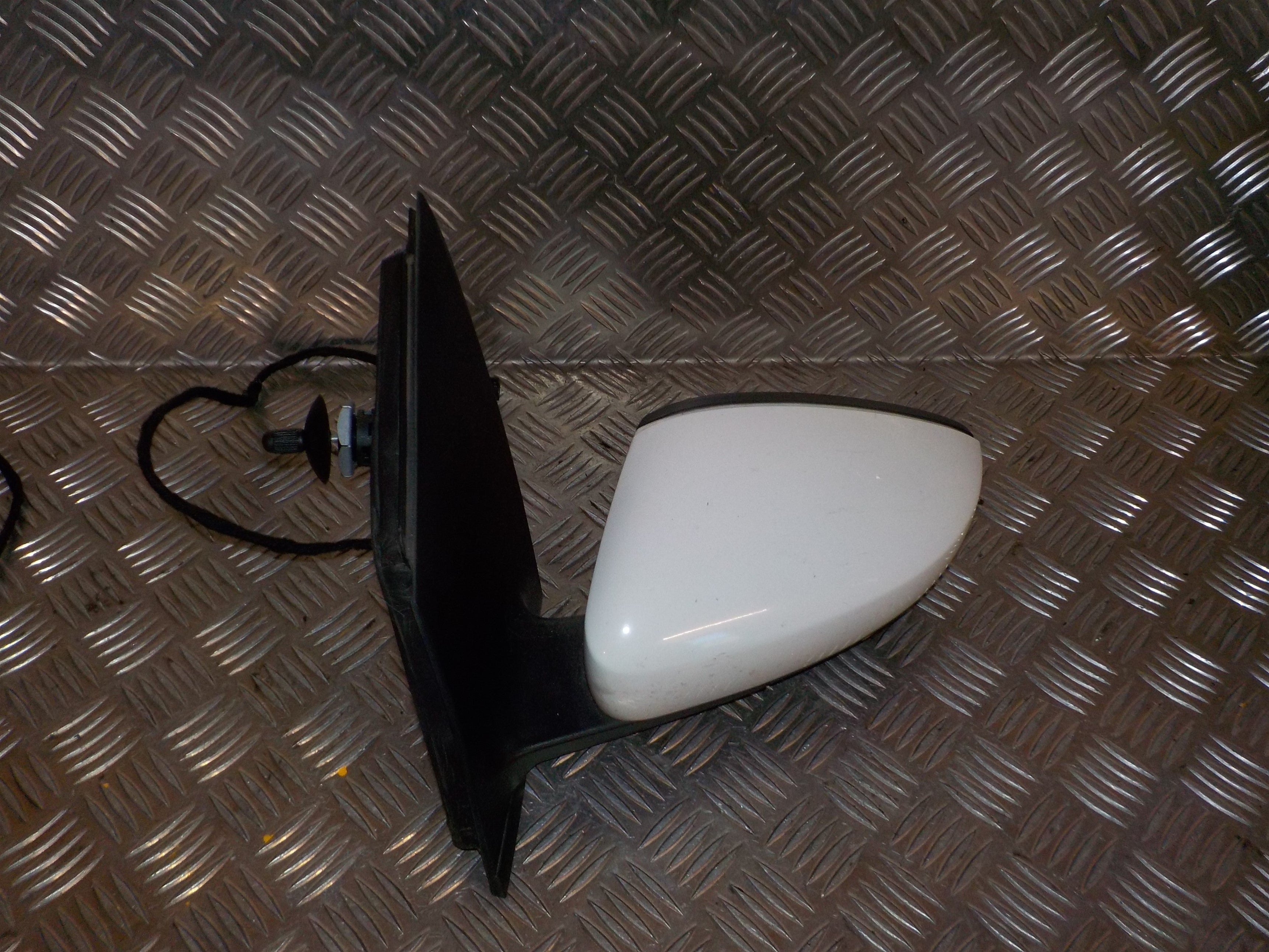 VW Polo 6R Sidespejl Med OEM Nr. 6R1857507J Fra VW Ophugger