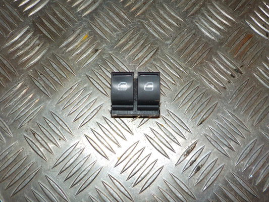 VW Polo 6R Kontakt Rudehejs Med OEM Nr. 1K3959857CREH Fra VW Ophugger