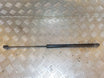 VW Polo 6R Bagklapsdæmper Med OEM Nr. 6R6827550D Fra VW Ophugger