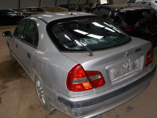 Mitsubishi Carisma Pluk-Selv-Bil Med OEM Nr. Ophugger Fra Mitsubishi Ophugger