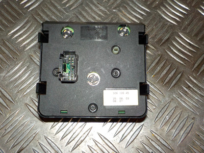 Volvo S40/V40 Kontakt Lys Med OEM Nr. 30613945 Fra Volvo Ophugger