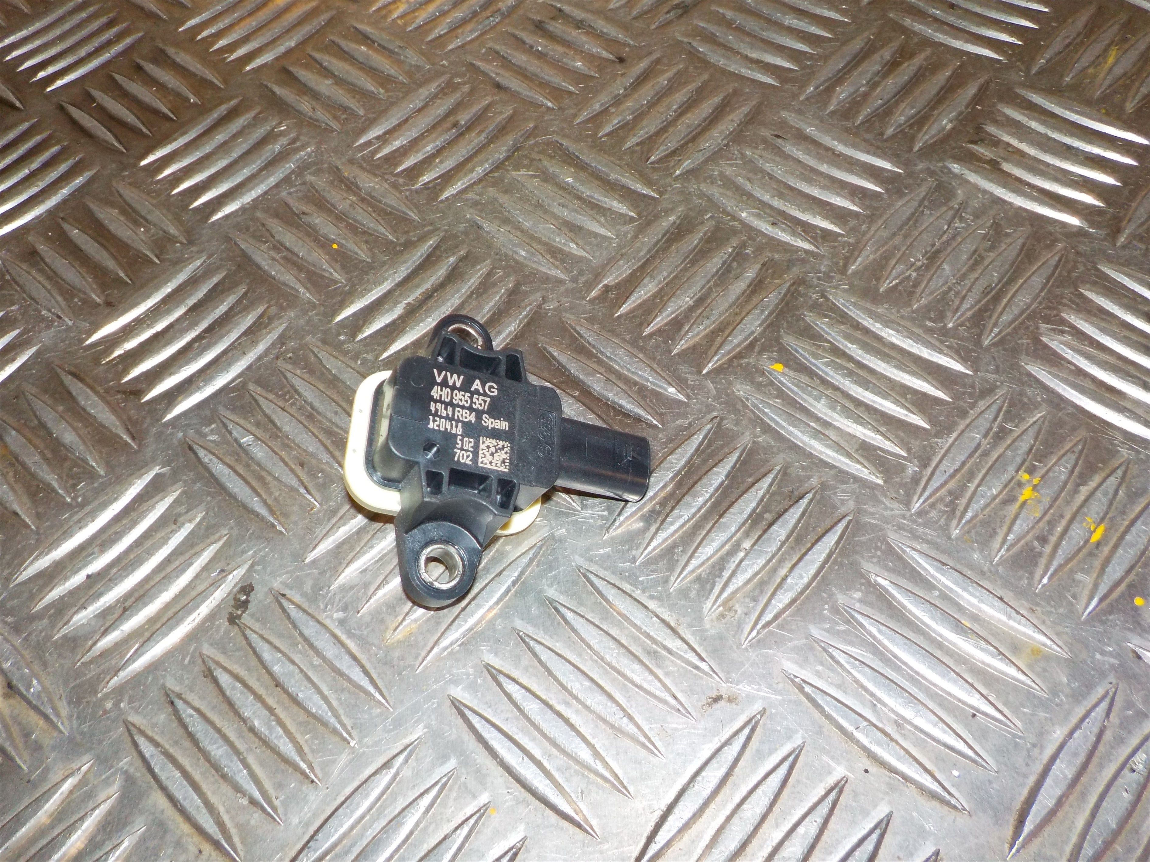 VW Up Airbag Føler Med OEM Nr. 4H0955557 Fra VW Ophugger
