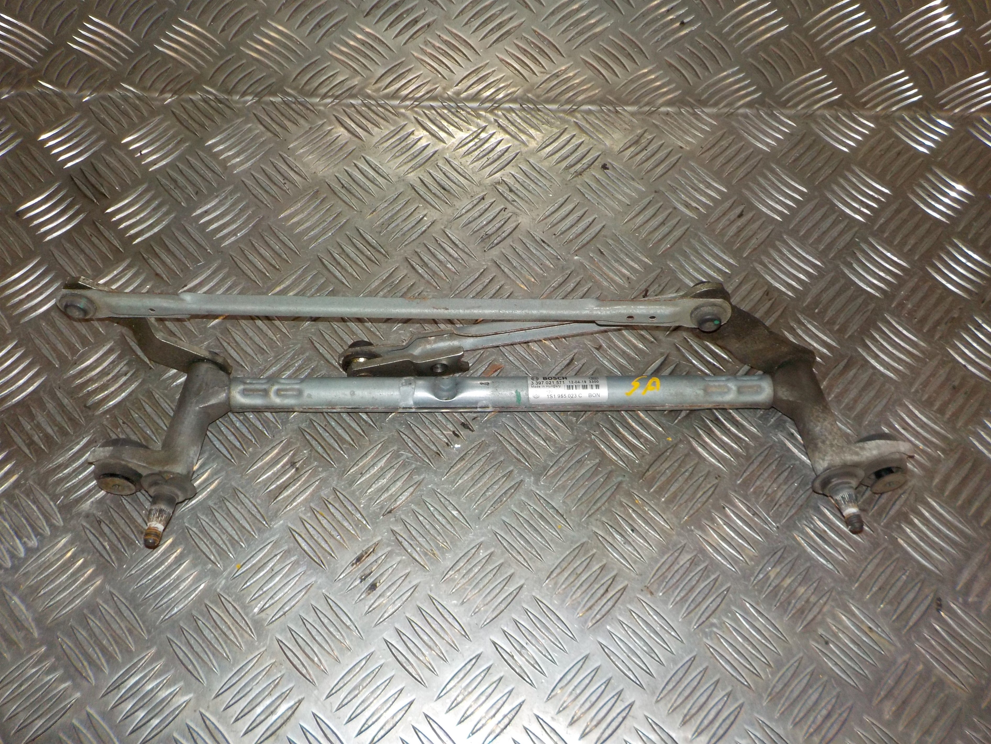 VW Up Viskertræk Med OEM Nr. 1S1955023C Fra VW Ophugger
