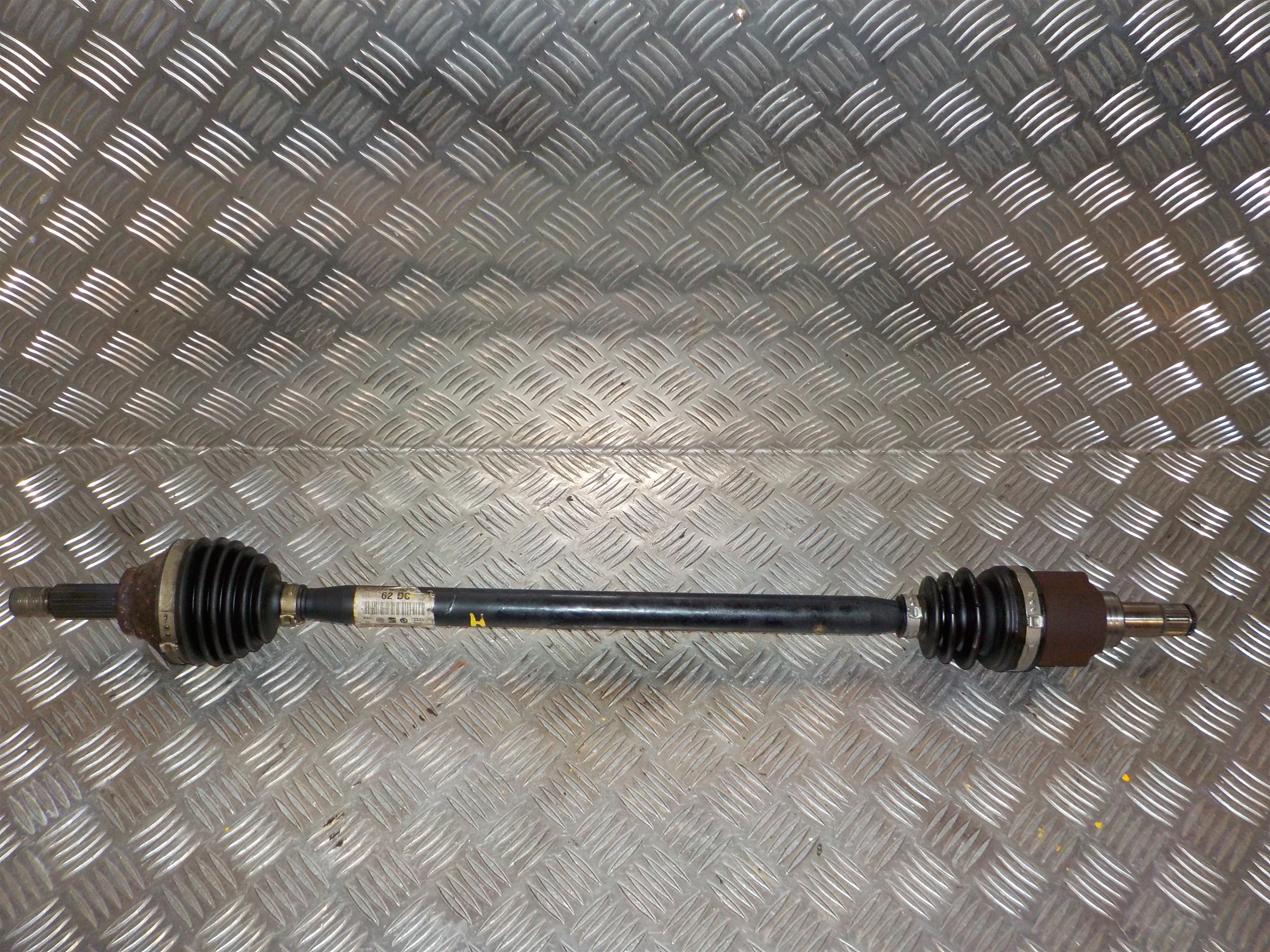 VW Up Trækaksel For H Med OEM Nr. 1S0407762D Fra VW Ophugger