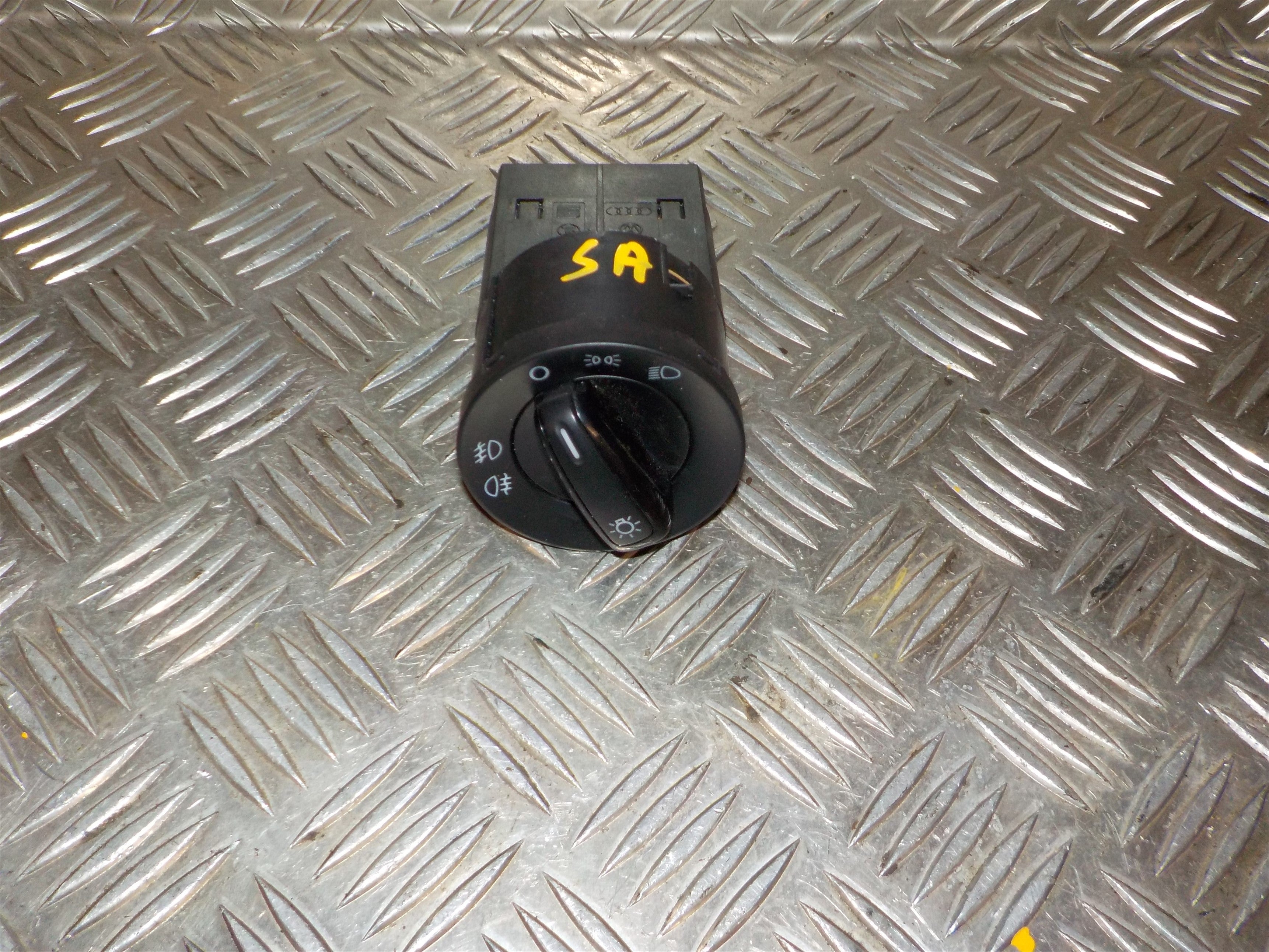 VW Up Kontakt Lys Med OEM Nr. 6R0941531C Fra VW Ophugger