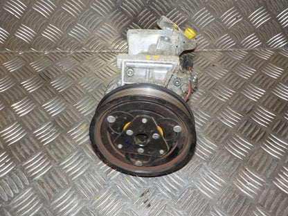 Dacia Dokker Aircondition Pumpe Med OEM Nr. 8201025121B Fra Dacia Ophugger