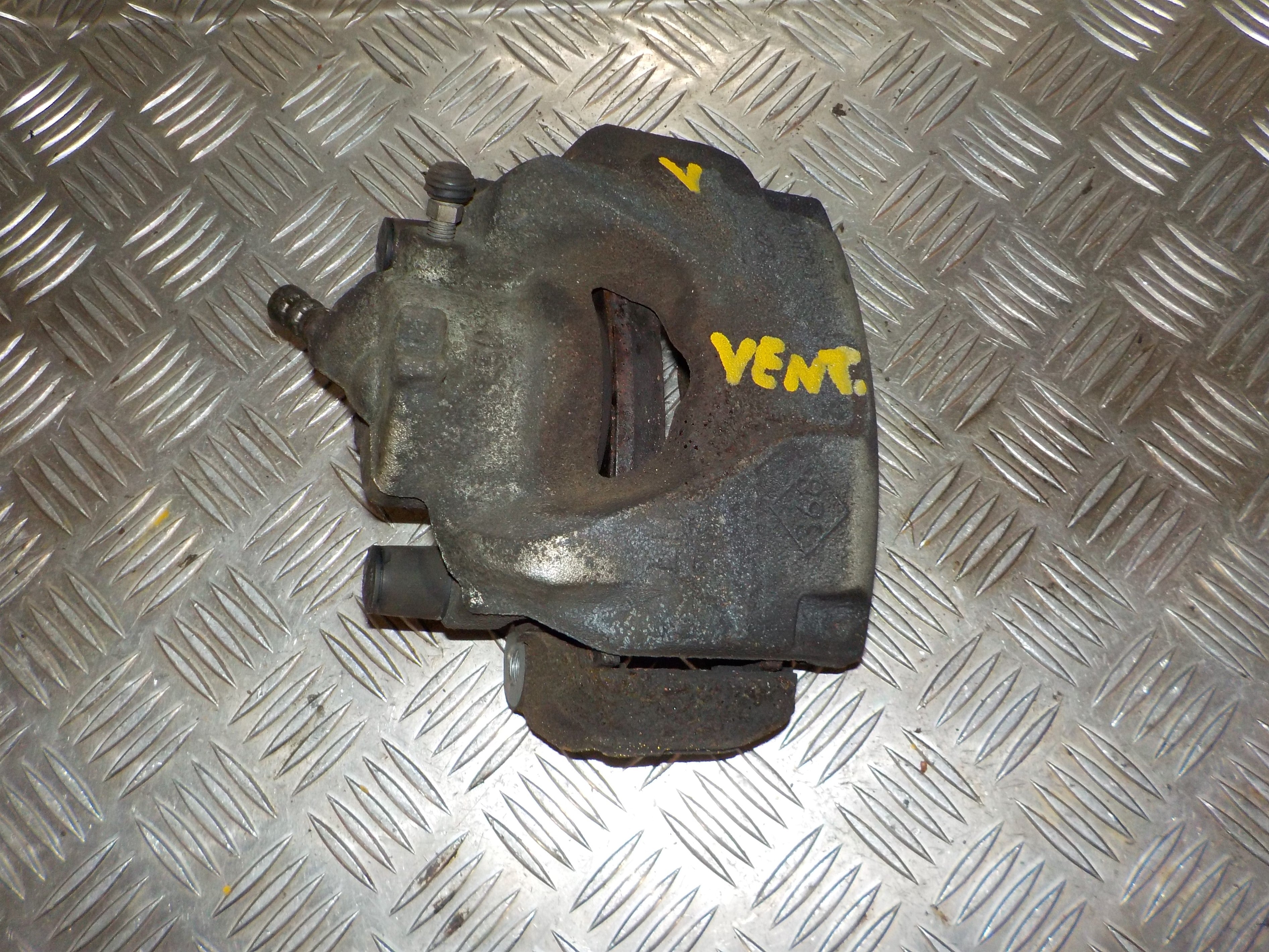Dacia Dokker Bremsekaliber Vf Med OEM Nr. 410111495R Fra Dacia Ophugger