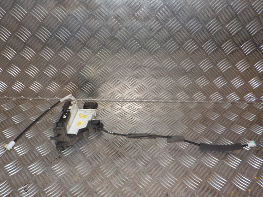 Citroen C3 II Dørlås Med OEM Nr. 9137V8 Fra Citroen Ophugger