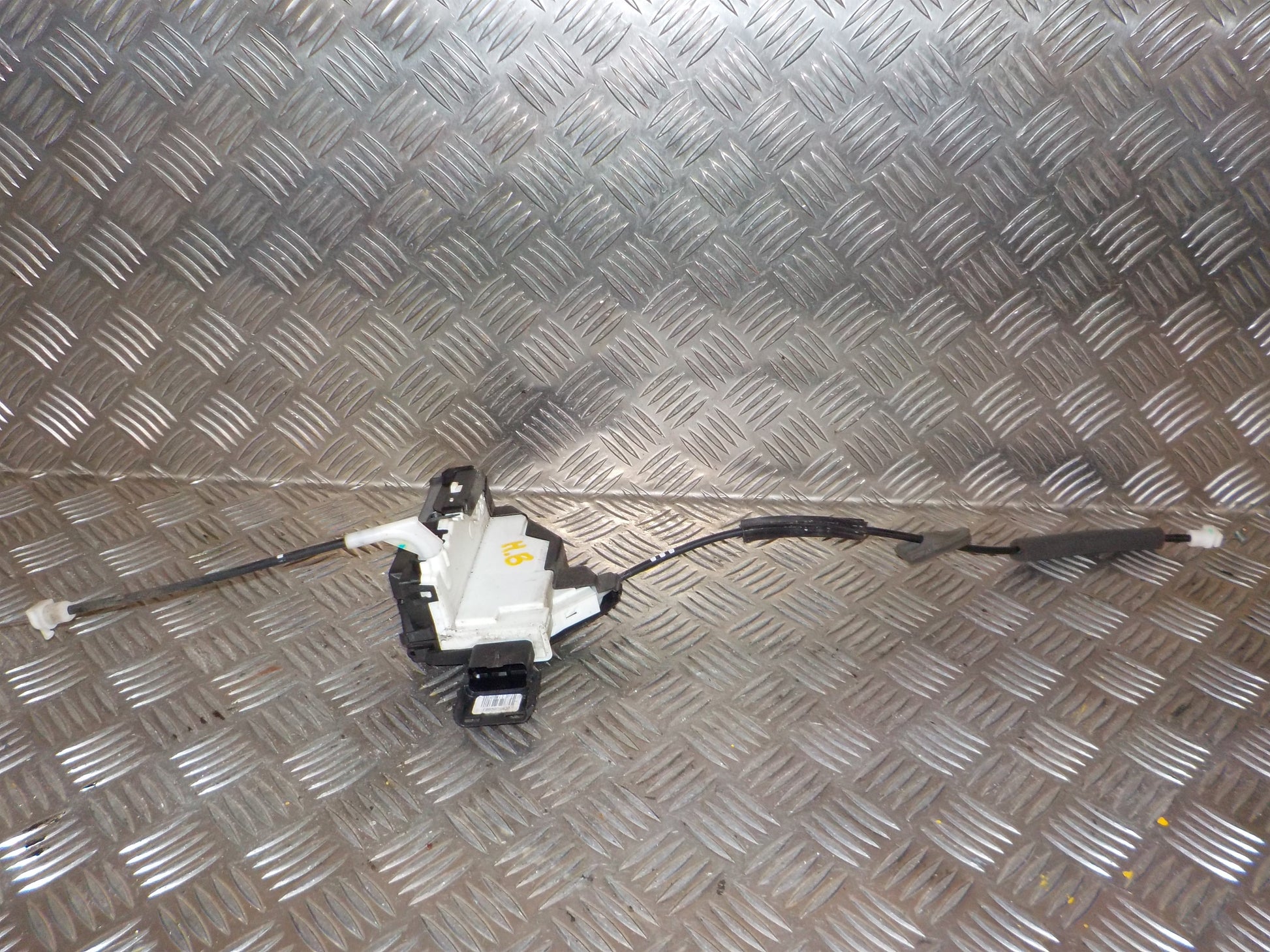 Citroen C3 II Dørlås Med OEM Nr. 9138AE Fra Citroen Ophugger