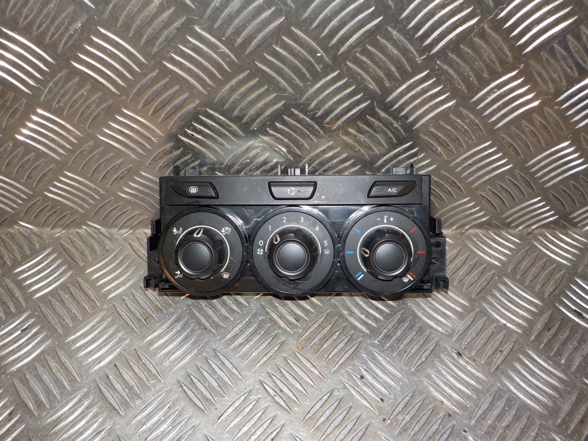 Citroen C3 II Varmeregulering Med OEM Nr. Ophugger Fra Citroen Ophugger