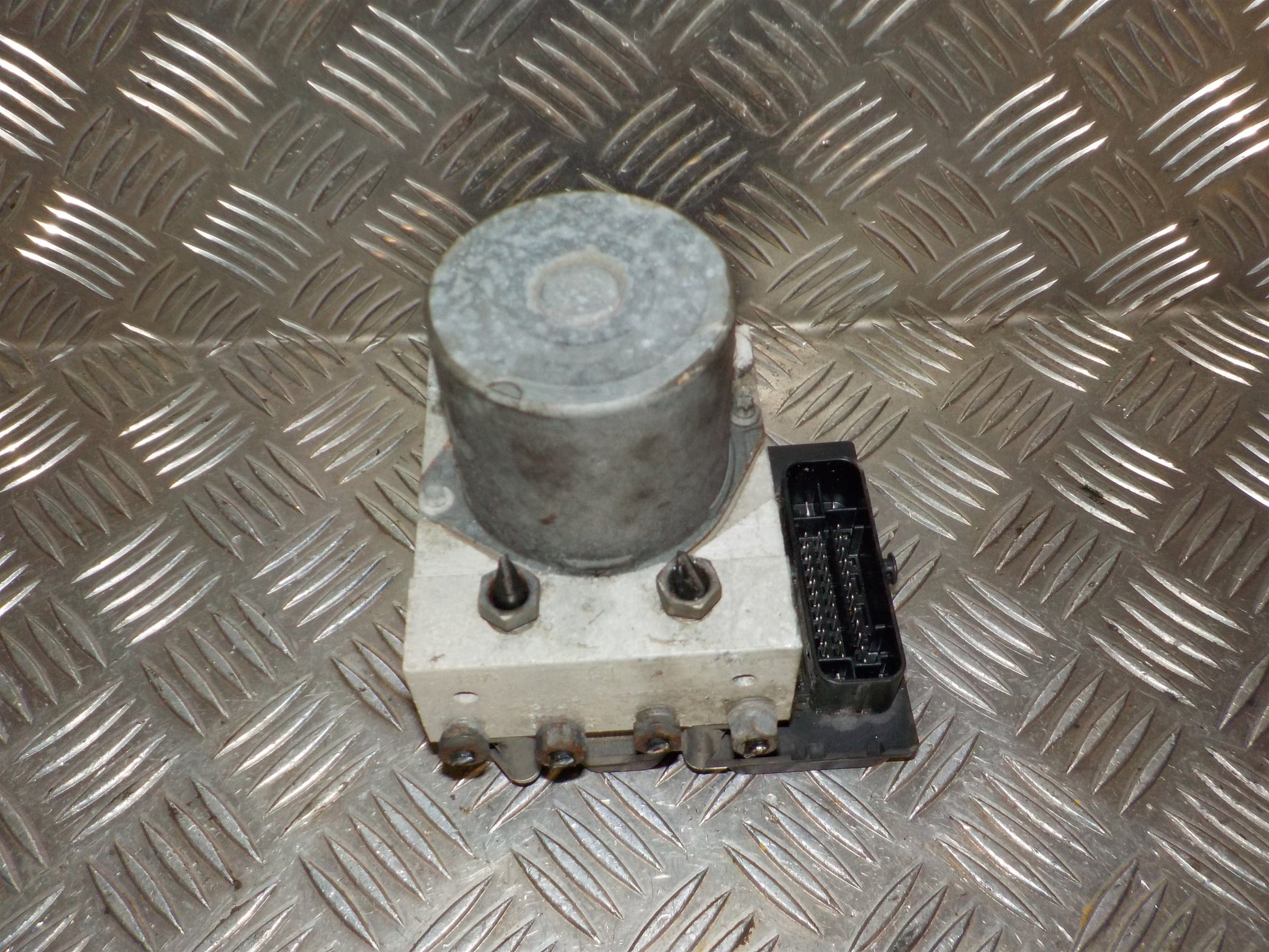 Peugeot Expert Abs Pumpe Med OEM Nr. 0265951350 Fra Peugeot Ophugger
