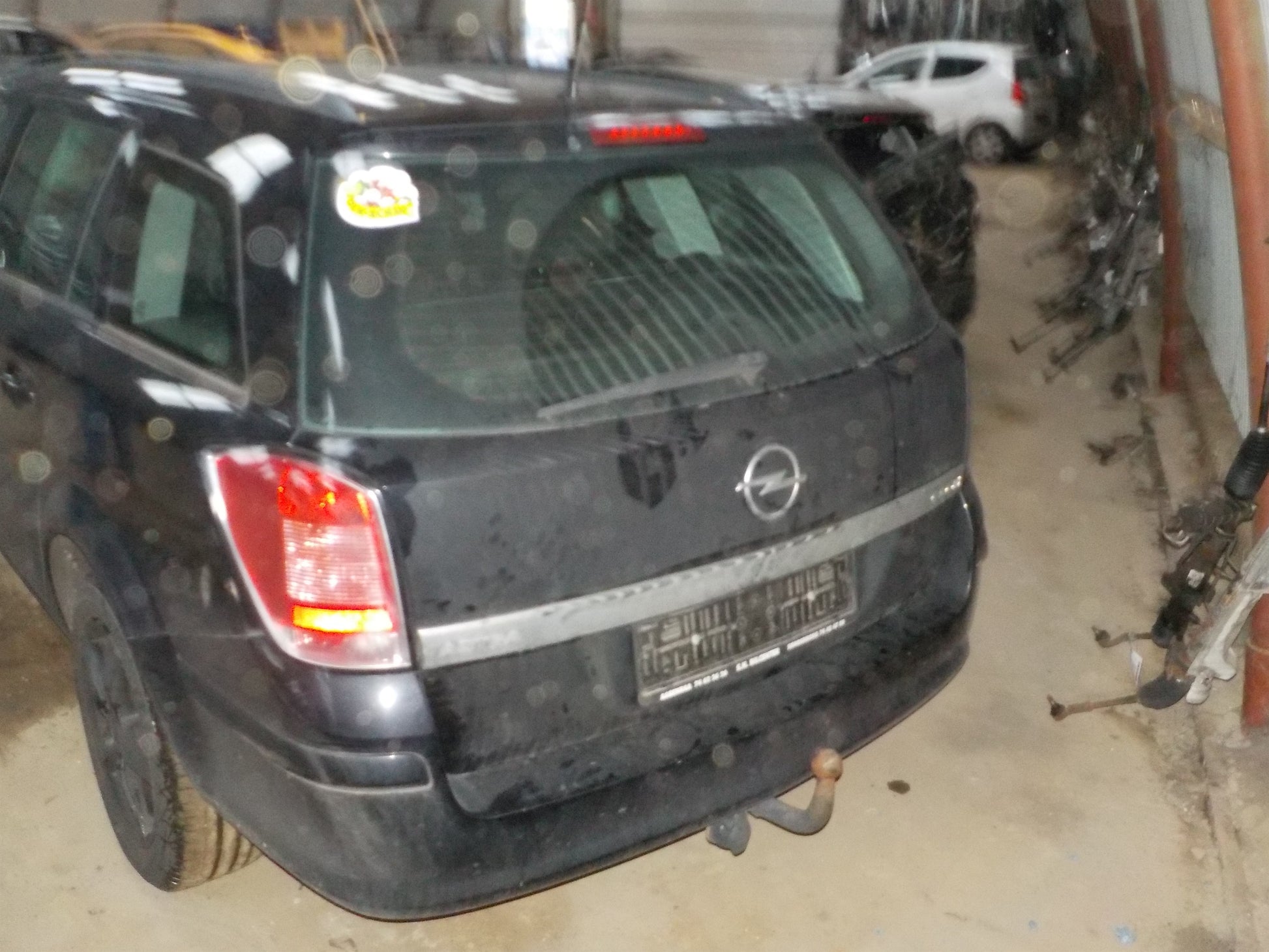 Opel Astra H Pluk-Selv-Bil Med OEM Nr. Ophugger Fra Opel Ophugger