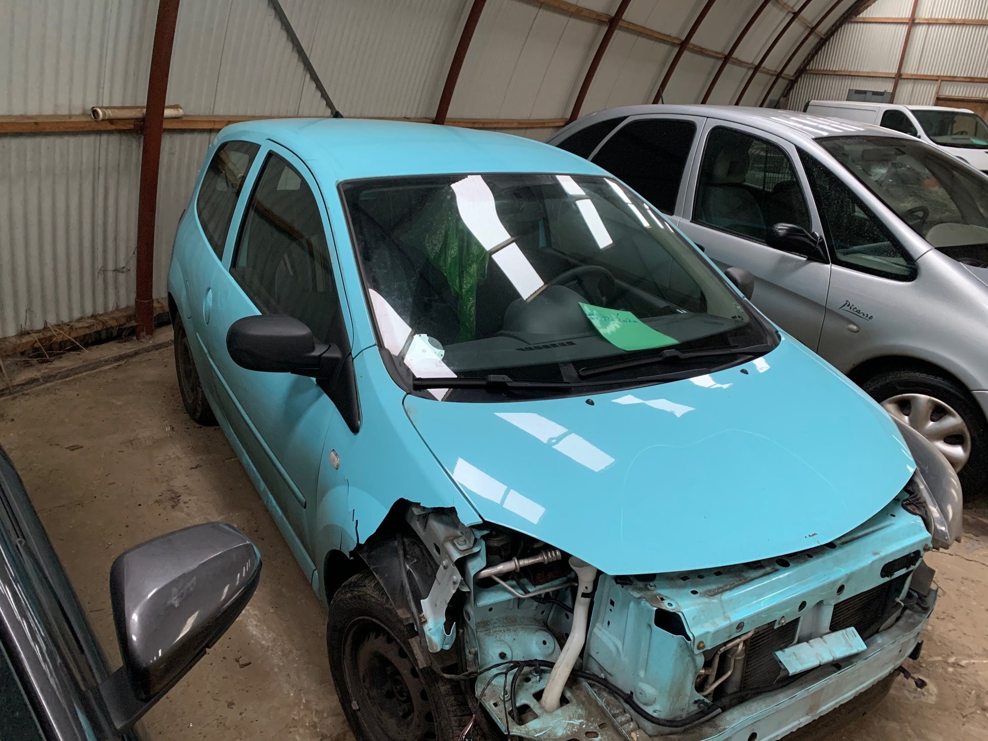 Renault Twingo 2 Pluk-Selv-Bil Med OEM Nr. Ophugger Fra Renault Ophugger