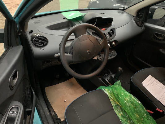 Renault Twingo 2 Pluk-Selv-Bil Med OEM Nr. Ophugger Fra Renault Ophugger