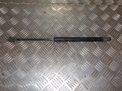 Kia Ceed Bagklapsdæmper Med OEM Nr. 817701H010 Fra Kia Ophugger