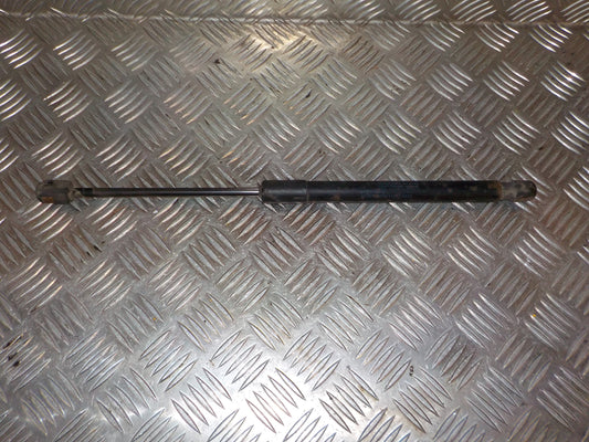 Kia Ceed Bagklapsdæmper Med OEM Nr. 817701H010 Fra Kia Ophugger