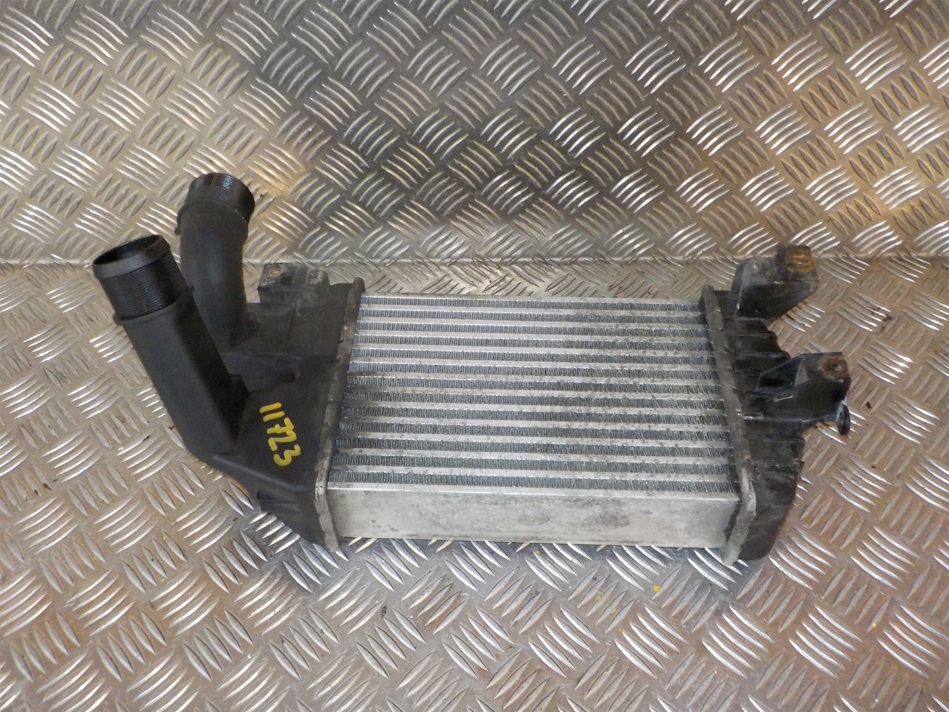 Opel Zafira B Køler Intercooler Med OEM Nr. 13213402 Fra Opel Ophugger