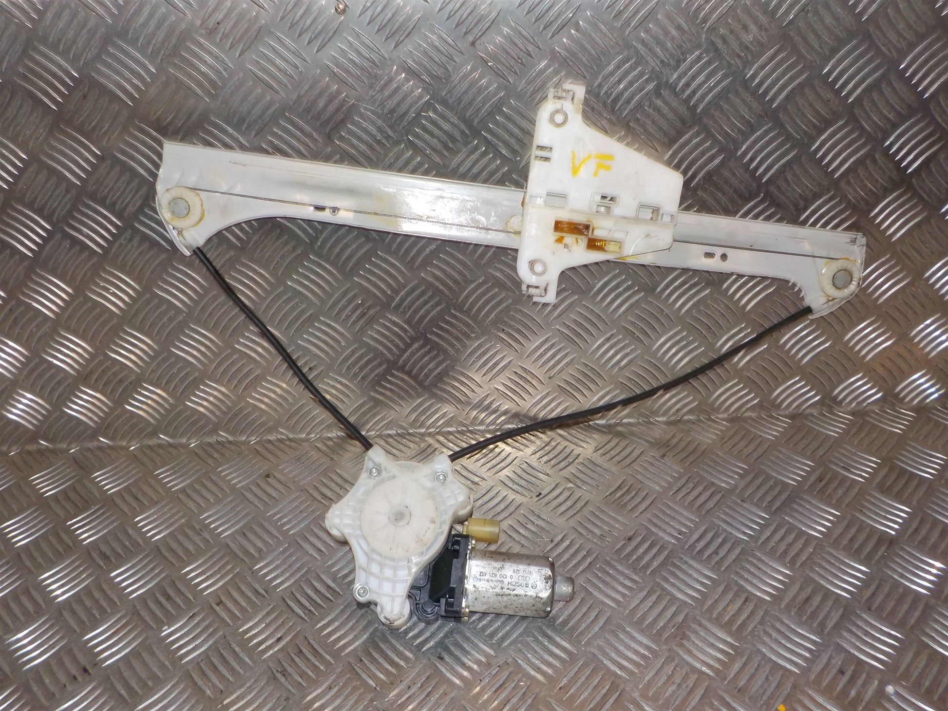 VW Fox 5Z Rudemotor - Rudehejs Med OEM Nr. 0130821412 Fra VW Ophugger