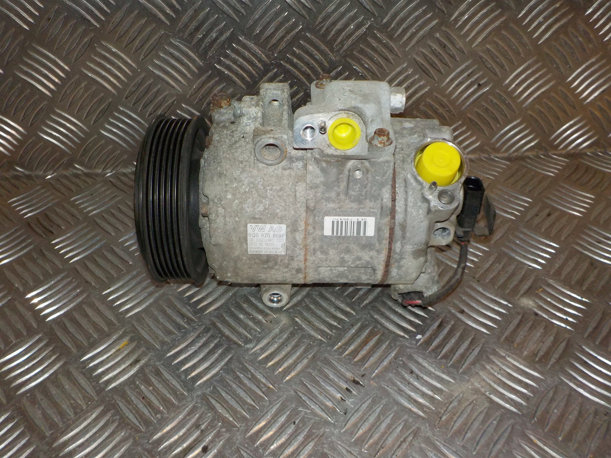 VW Polo 6R Aircondition Pumpe Med OEM Nr. 6Q0820808F Fra VW Ophugger