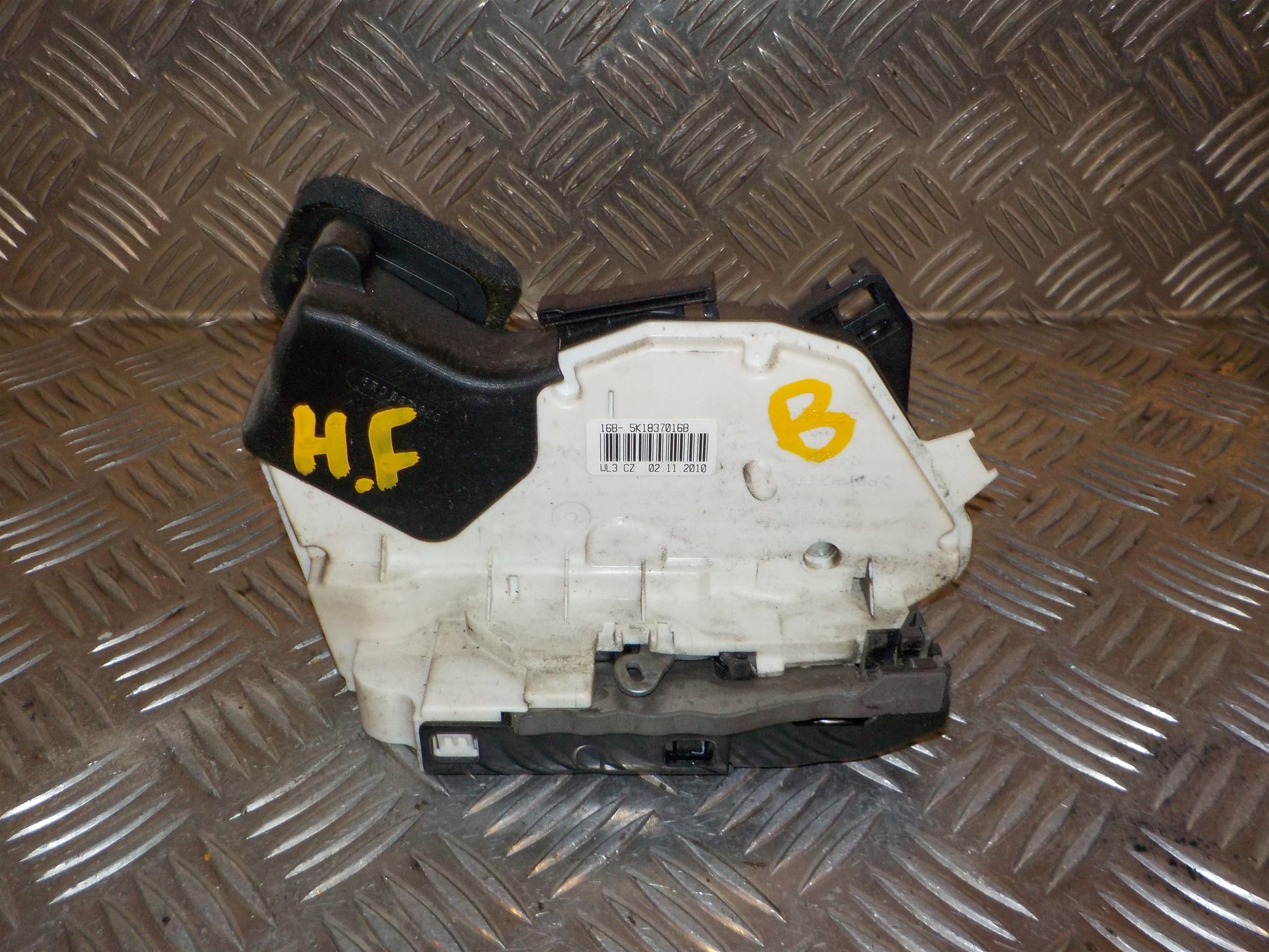 VW Polo 6R Dørlås Med OEM Nr. 5K1837016B Fra VW Ophugger